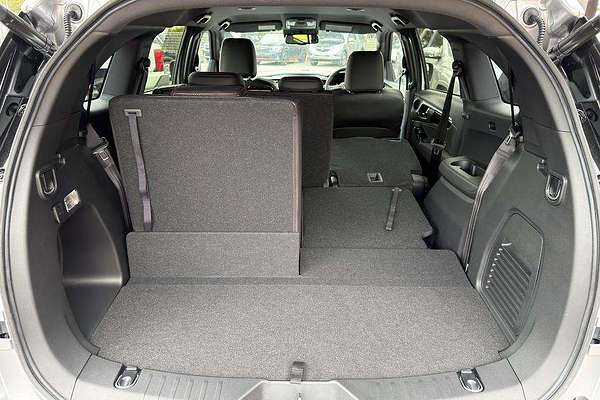 2025 Isuzu MU-X X-TERRAIN