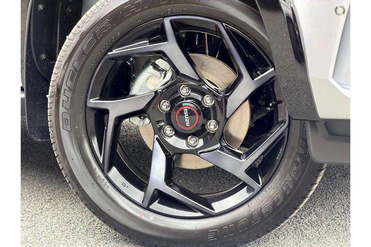 2025 Isuzu MU-X X-TERRAIN