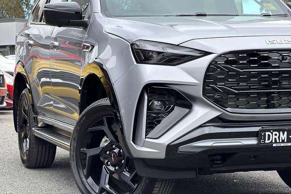 2025 Isuzu MU-X X-TERRAIN