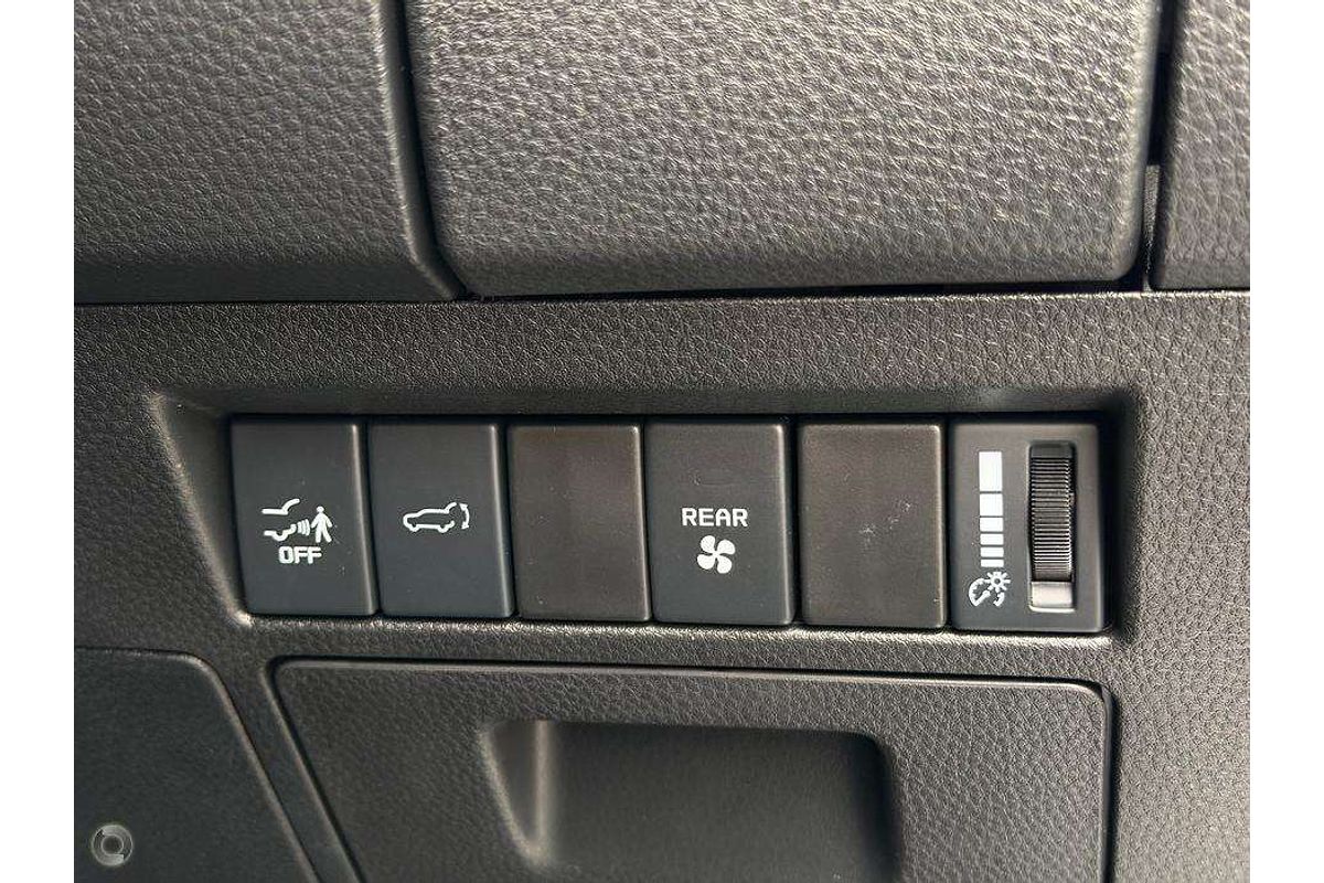 2025 Isuzu MU-X X-TERRAIN