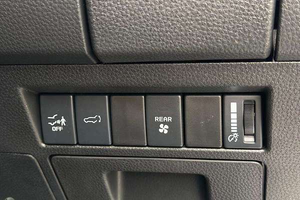 2025 Isuzu MU-X X-TERRAIN