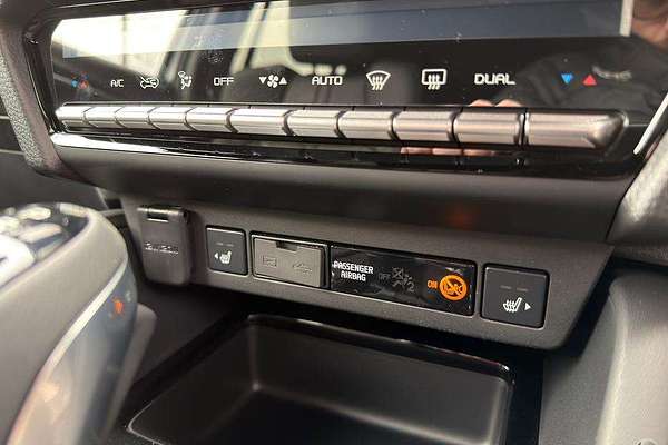 2025 Isuzu MU-X X-TERRAIN