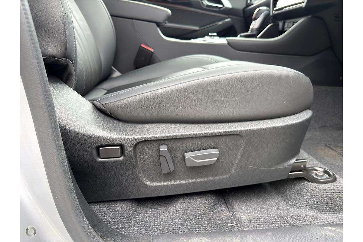 2025 Isuzu MU-X X-TERRAIN