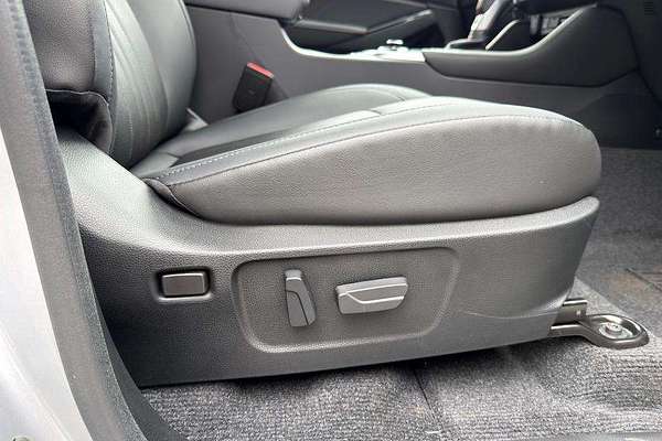 2025 Isuzu MU-X X-TERRAIN