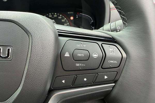 2025 Isuzu MU-X X-TERRAIN