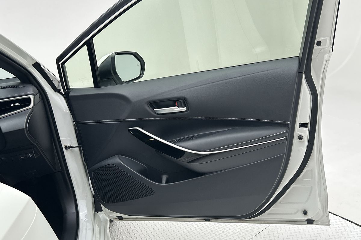 2019 Toyota Corolla ZR Hybrid ZWE211R