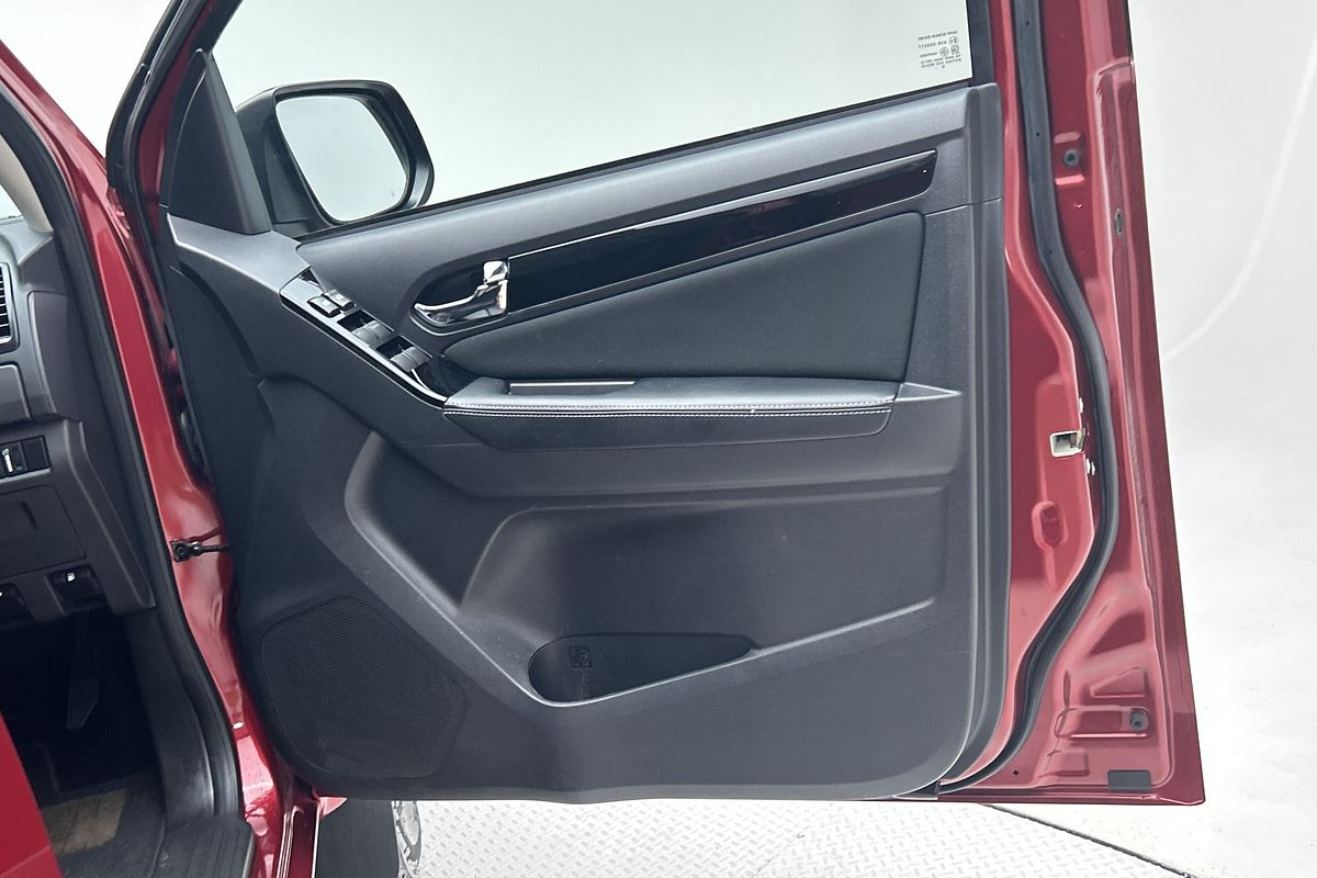 2020 Isuzu MU-X LS-M