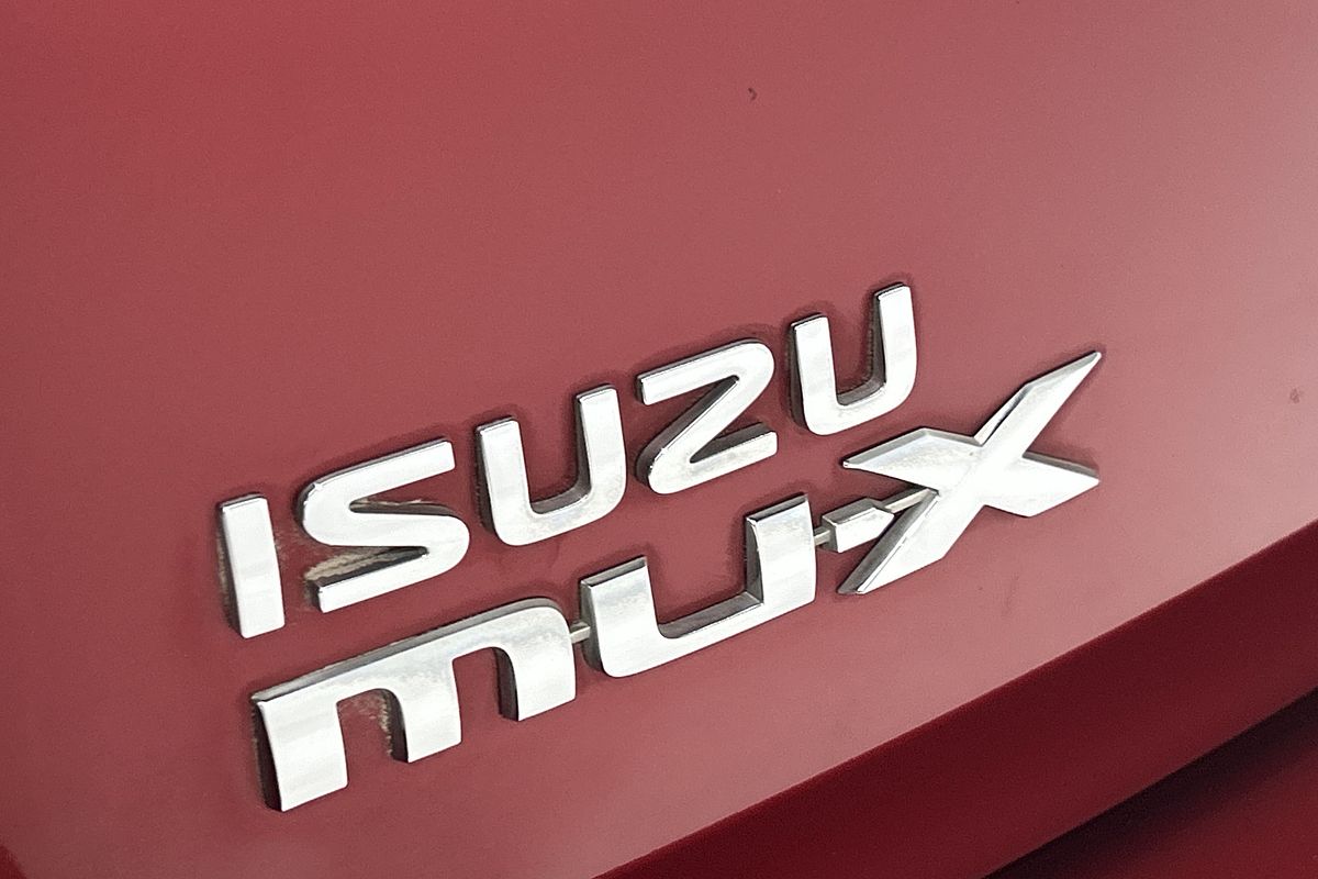 2020 Isuzu MU-X LS-M