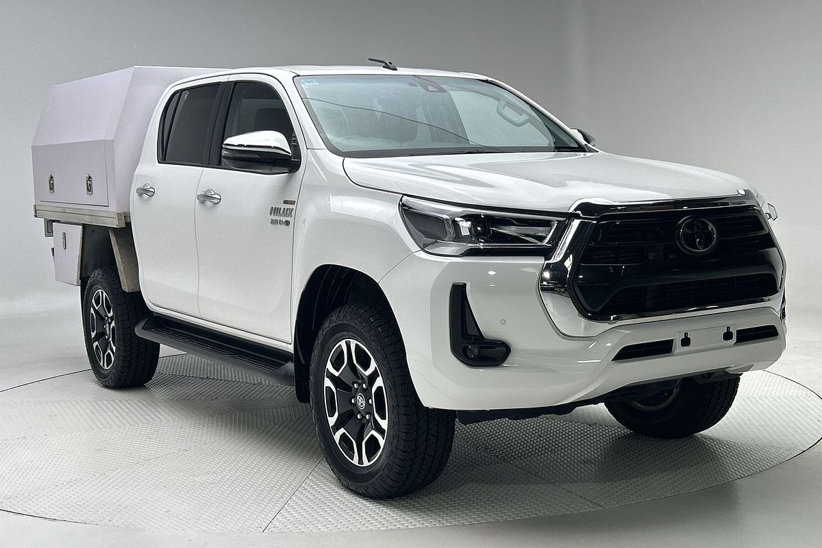 Toyota Hilux Pick-up 2021 – Modèle Réduit Blanc échelle 1:24 – Portes, Capot Et Direction Fonctionnels – Collection Maisto