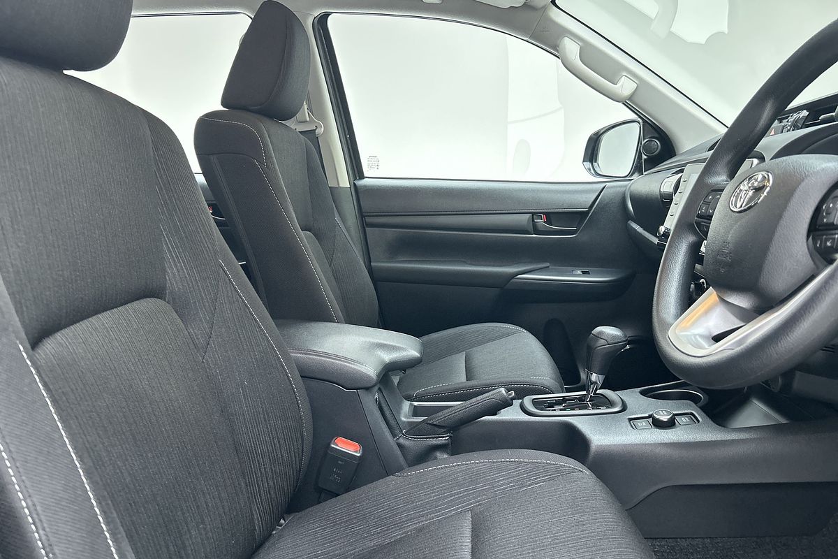 2024 Toyota Hilux SR 48V GUN126R 4X4