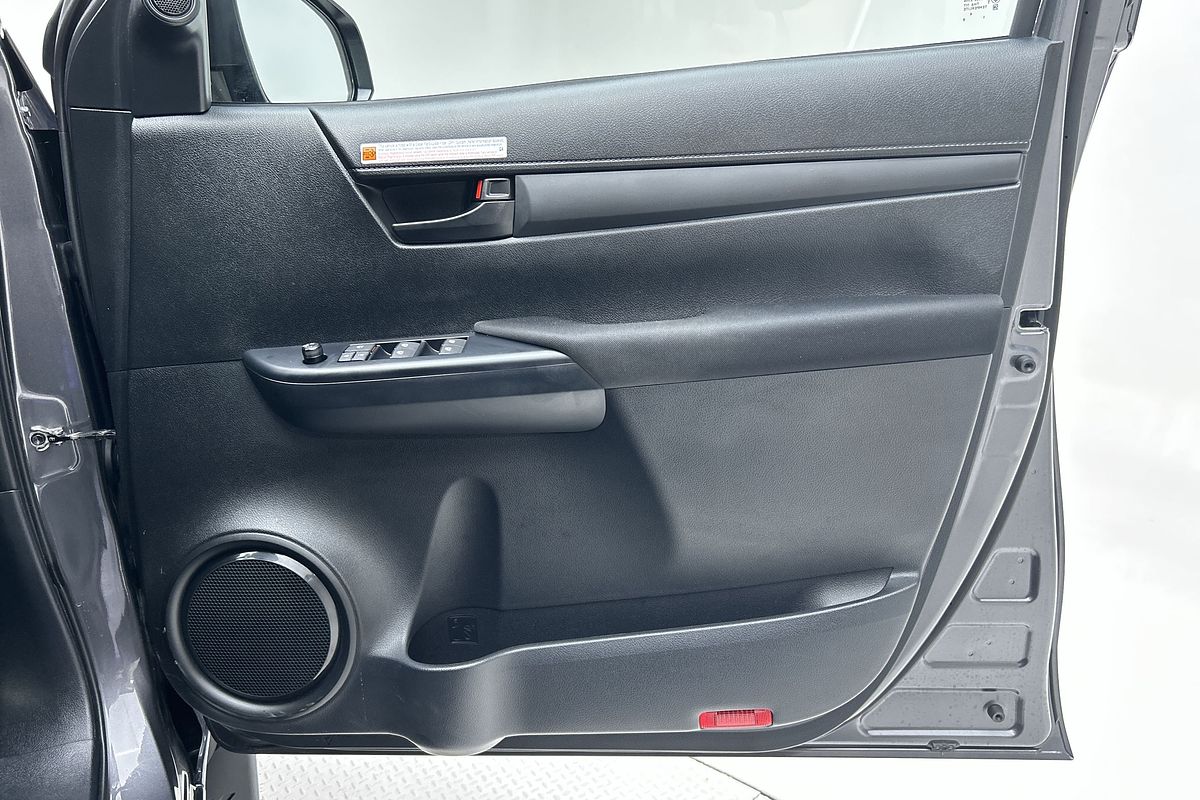 2024 Toyota Hilux SR 48V GUN126R 4X4