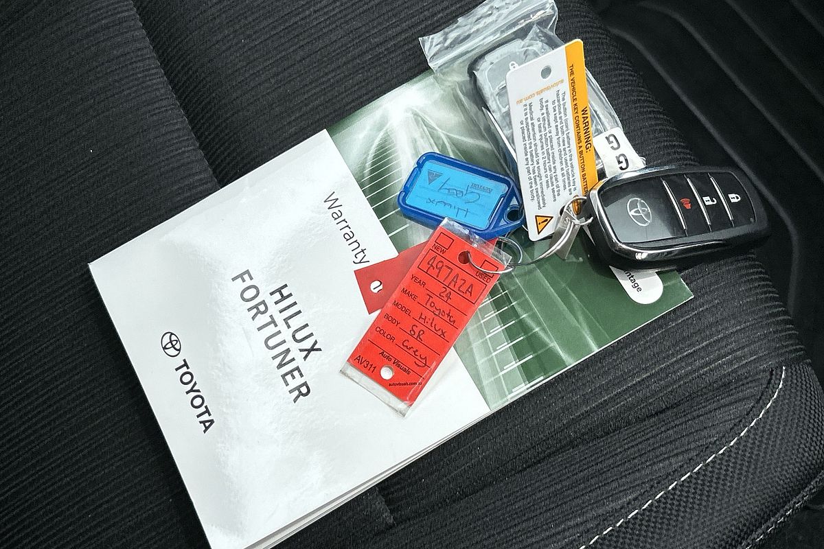 2024 Toyota Hilux SR 48V GUN126R 4X4