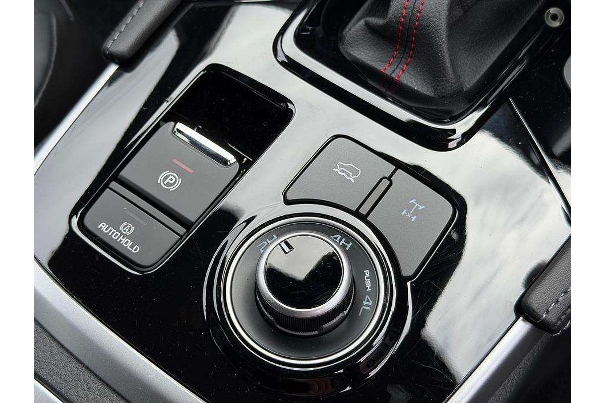 2025 Isuzu MU-X X-TERRAIN