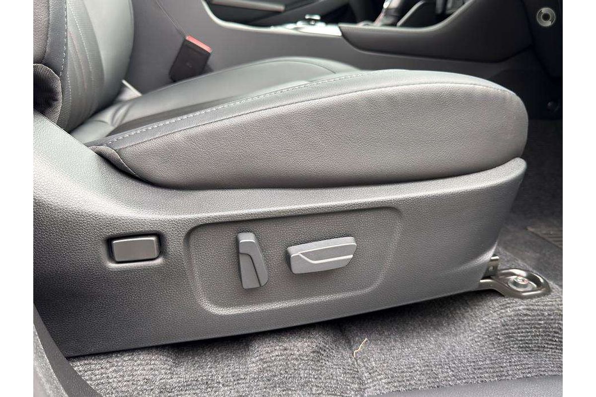 2025 Isuzu MU-X X-TERRAIN