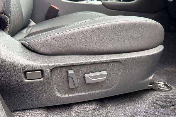 2025 Isuzu MU-X X-TERRAIN