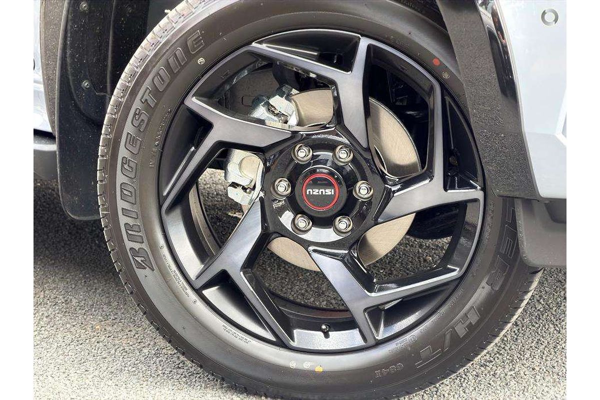 2025 Isuzu MU-X X-TERRAIN