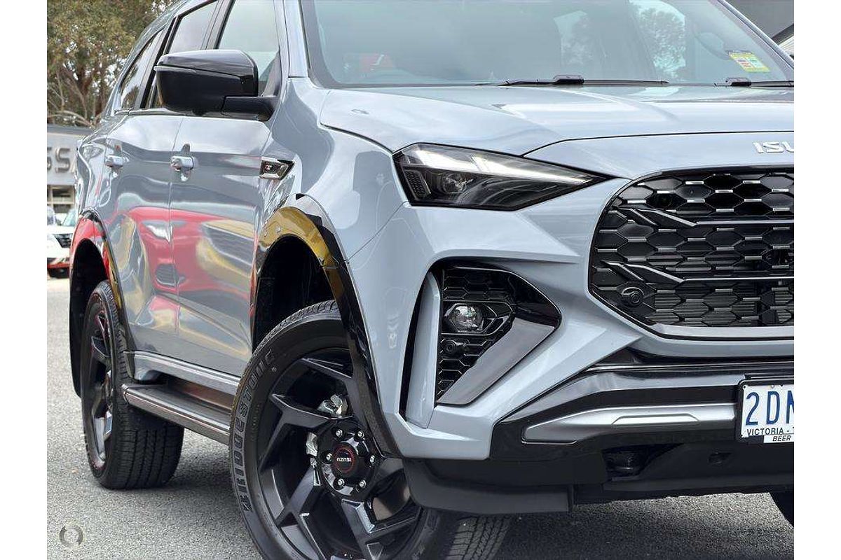 2025 Isuzu MU-X X-TERRAIN