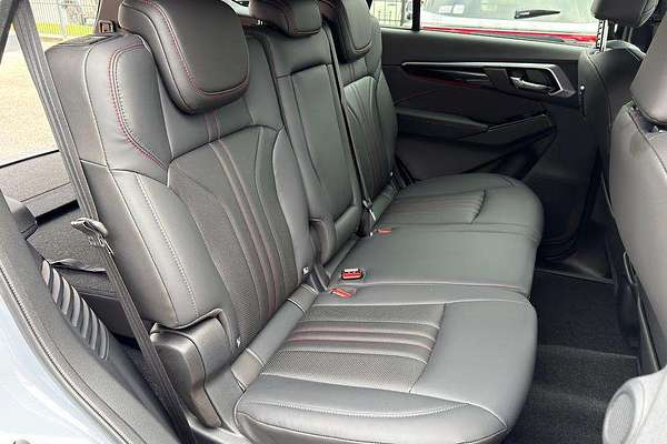 2025 Isuzu MU-X X-TERRAIN