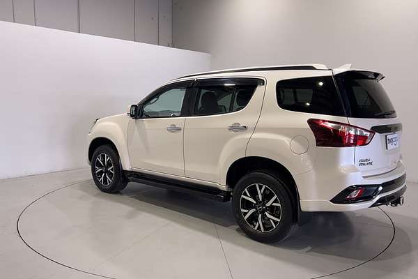 2020 Isuzu MU-X LS-T