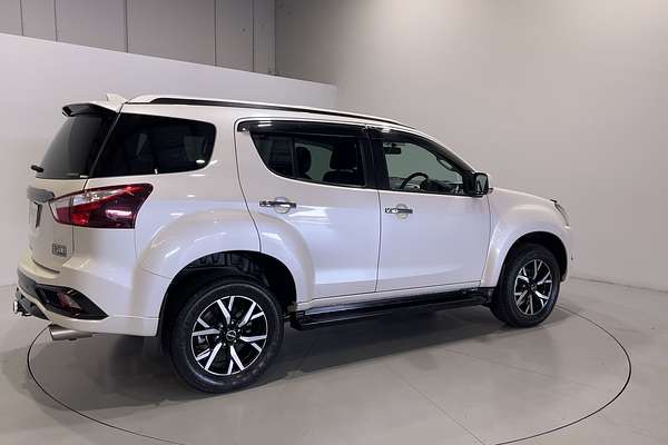 2020 Isuzu MU-X LS-T