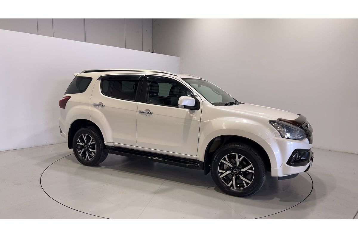 2020 Isuzu MU-X LS-T