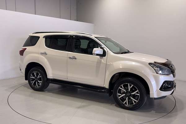 2020 Isuzu MU-X LS-T