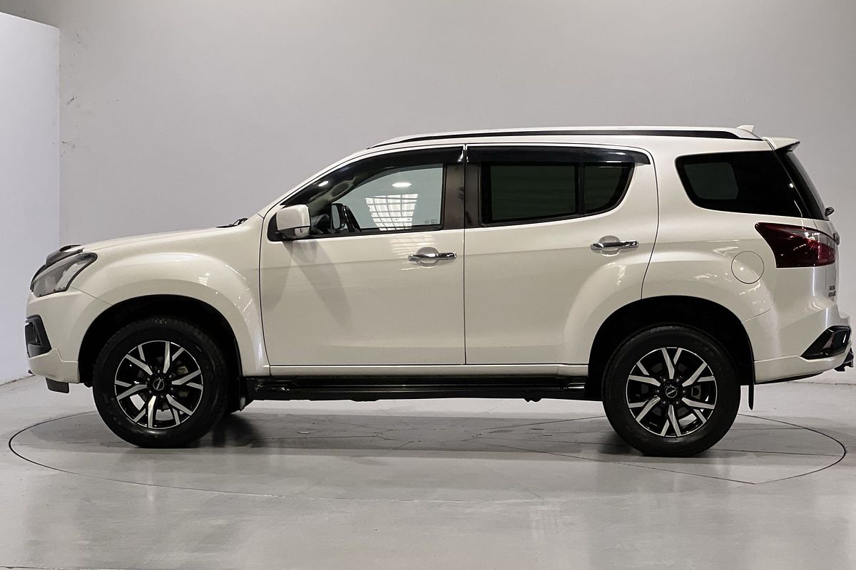 2020 Isuzu MU-X LS-T