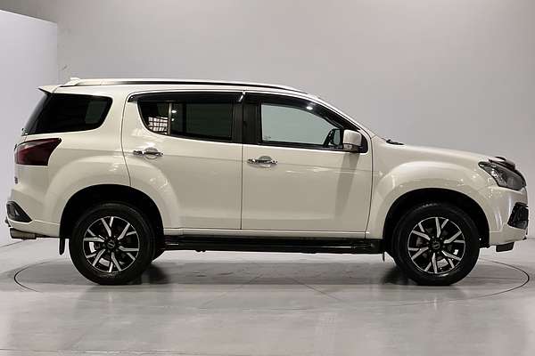 2020 Isuzu MU-X LS-T
