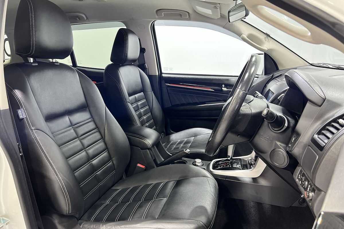 2020 Isuzu MU-X LS-T