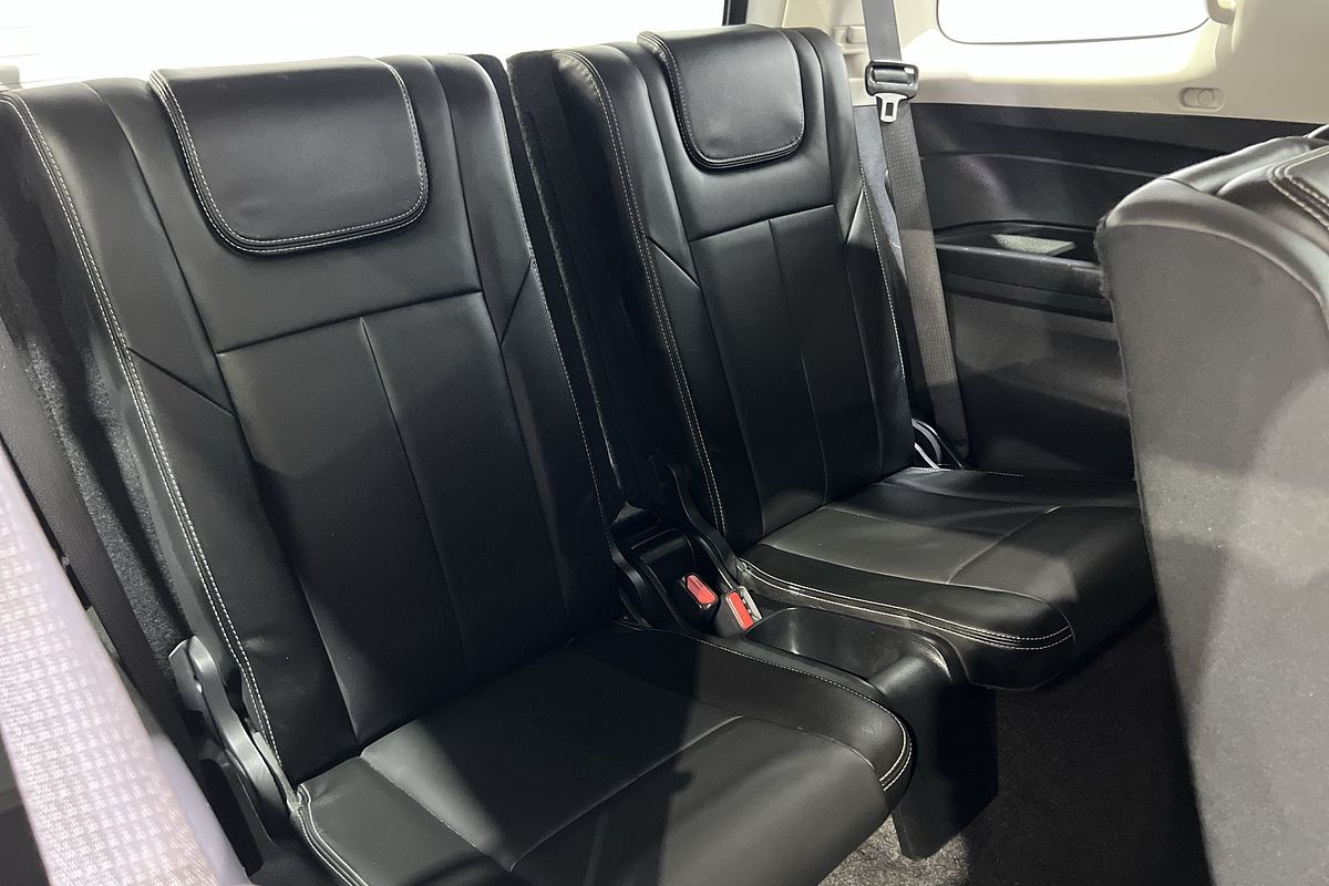 2020 Isuzu MU-X LS-T