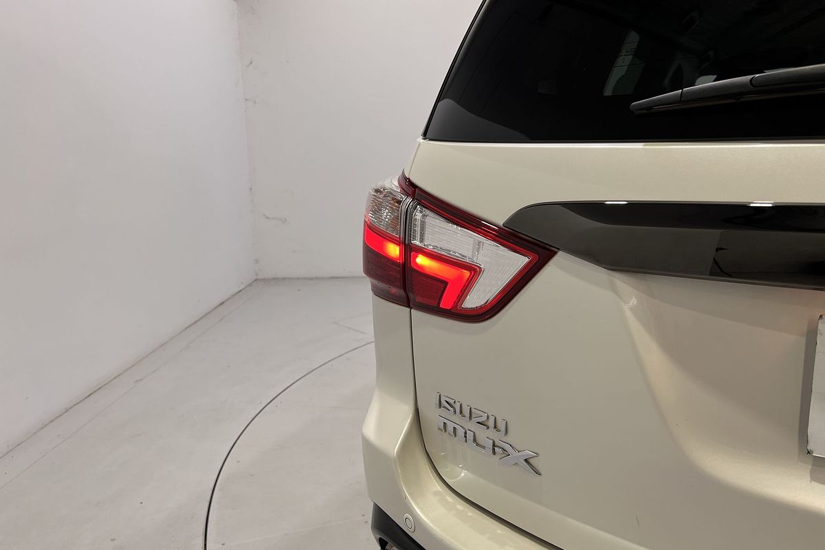 2020 Isuzu MU-X LS-T