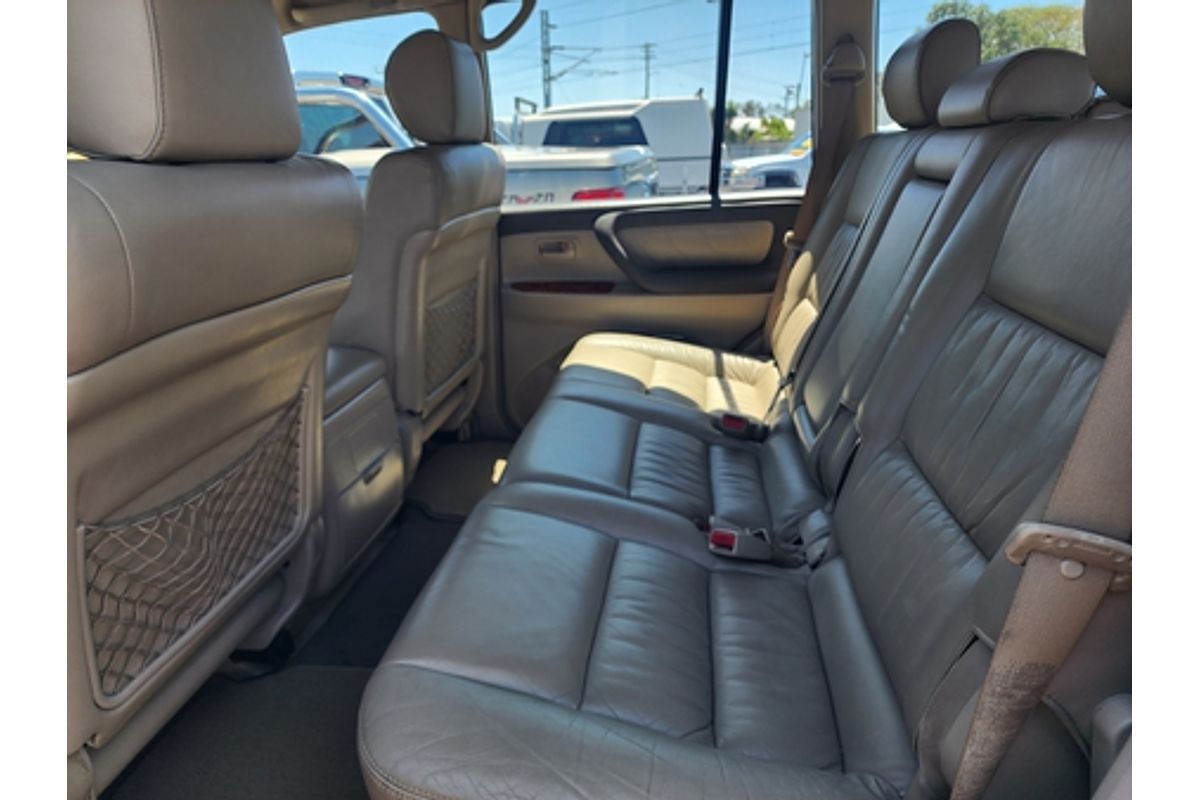 2004 Toyota Landcruiser Sahara UZJ100R