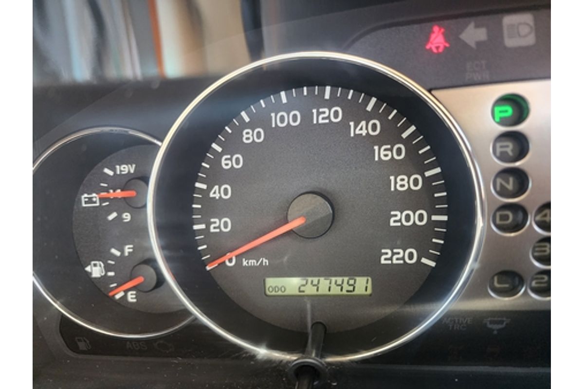 2004 Toyota Landcruiser Sahara UZJ100R