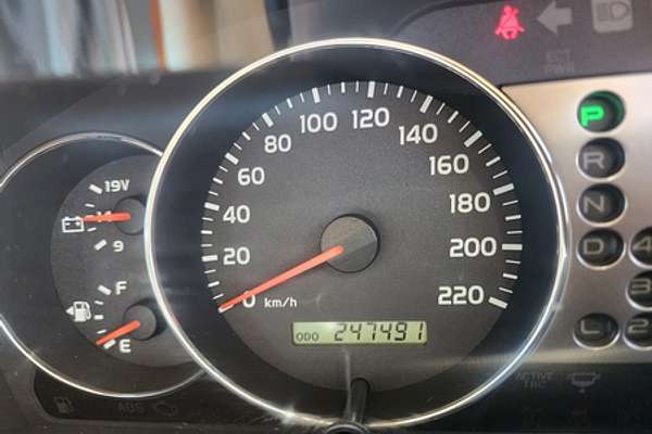 2004 Toyota Landcruiser Sahara UZJ100R