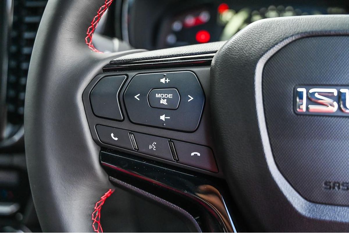 2025 Isuzu D-MAX X-TERRAIN 4X4