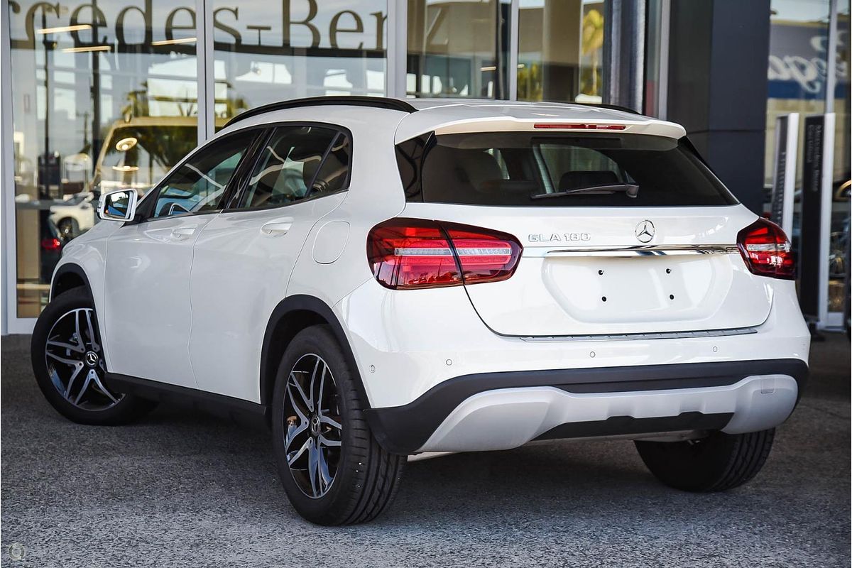 2017 Mercedes-Benz GLA-Class GLA180 X156