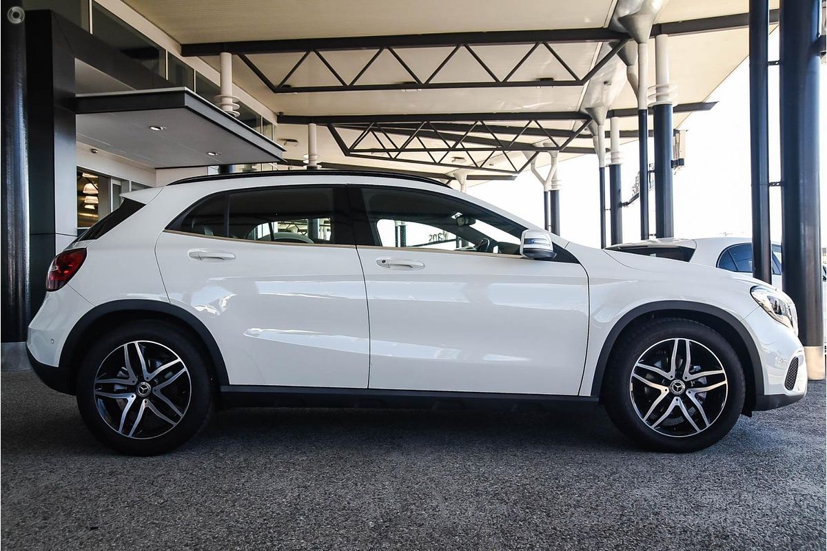 2017 Mercedes-Benz GLA-Class GLA180 X156