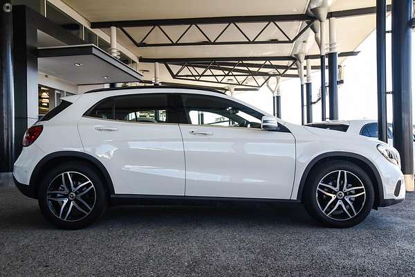 2017 Mercedes-Benz GLA-Class GLA180 X156