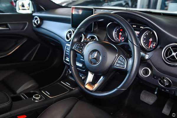 2017 Mercedes-Benz GLA-Class GLA180 X156