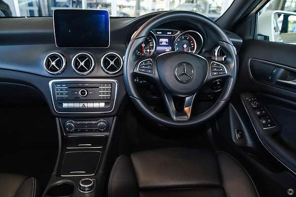 2017 Mercedes-Benz GLA-Class GLA180 X156