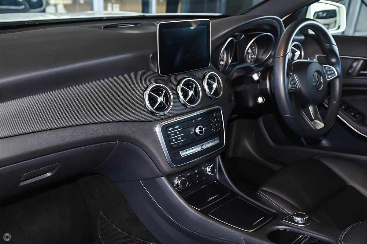 2017 Mercedes-Benz GLA-Class GLA180 X156