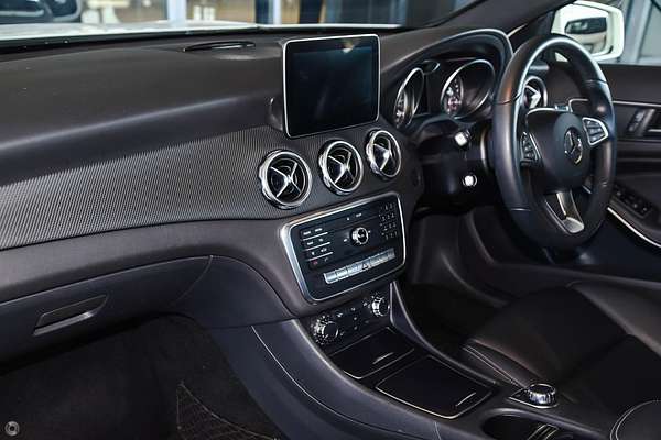 2017 Mercedes-Benz GLA-Class GLA180 X156