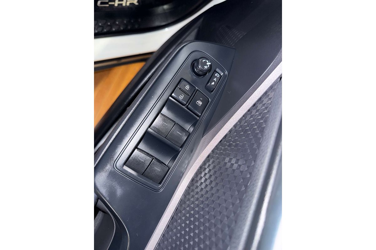 2020 Toyota C-HR  NGX50R