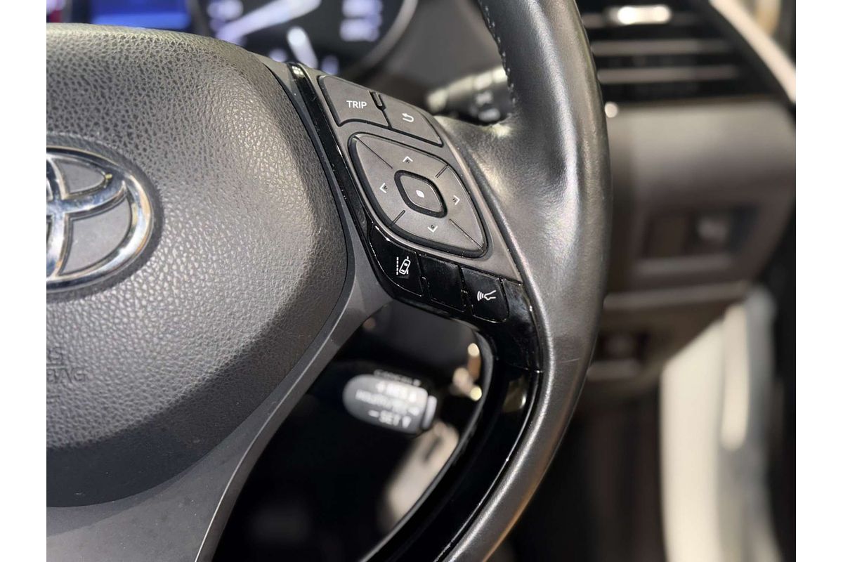2020 Toyota C-HR  NGX50R