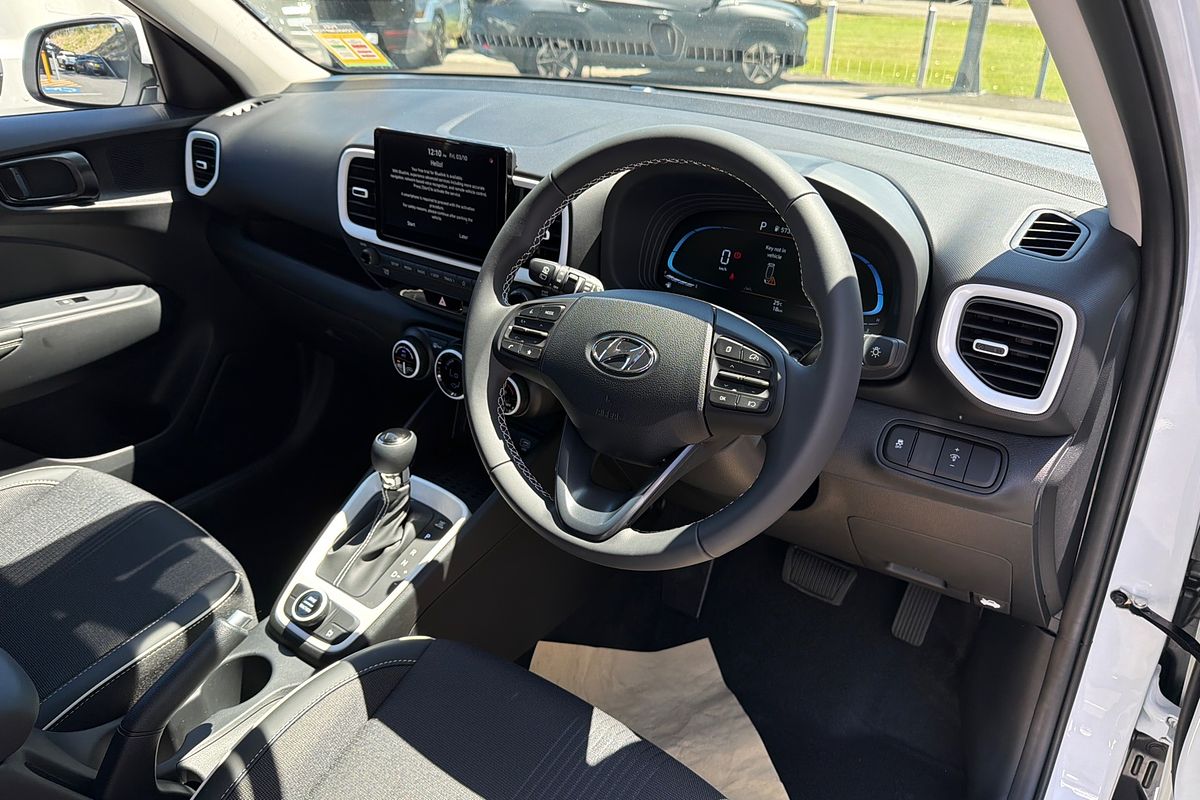 2025 Hyundai Venue Elite QX.V5