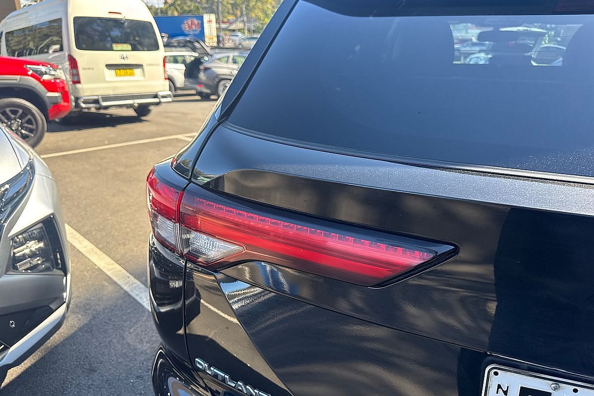 2022 Mitsubishi Outlander Exceed Tourer ZM