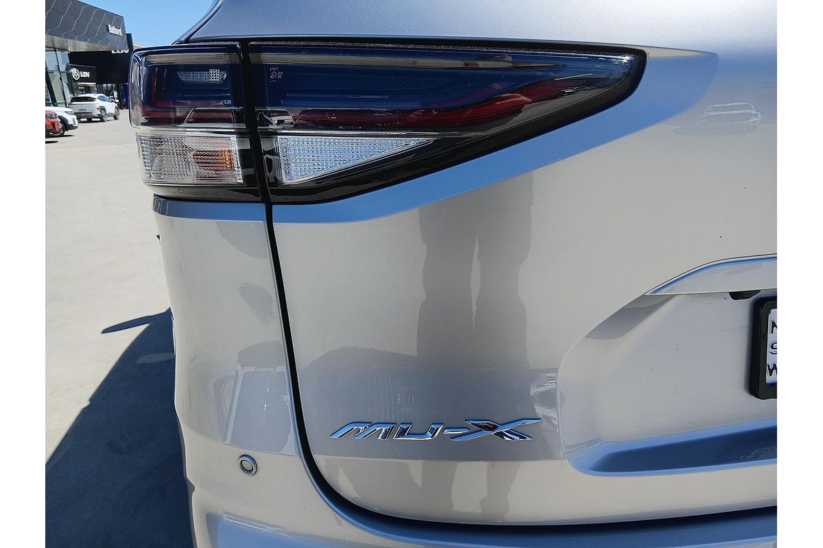 2021 Isuzu MU-X LS-M