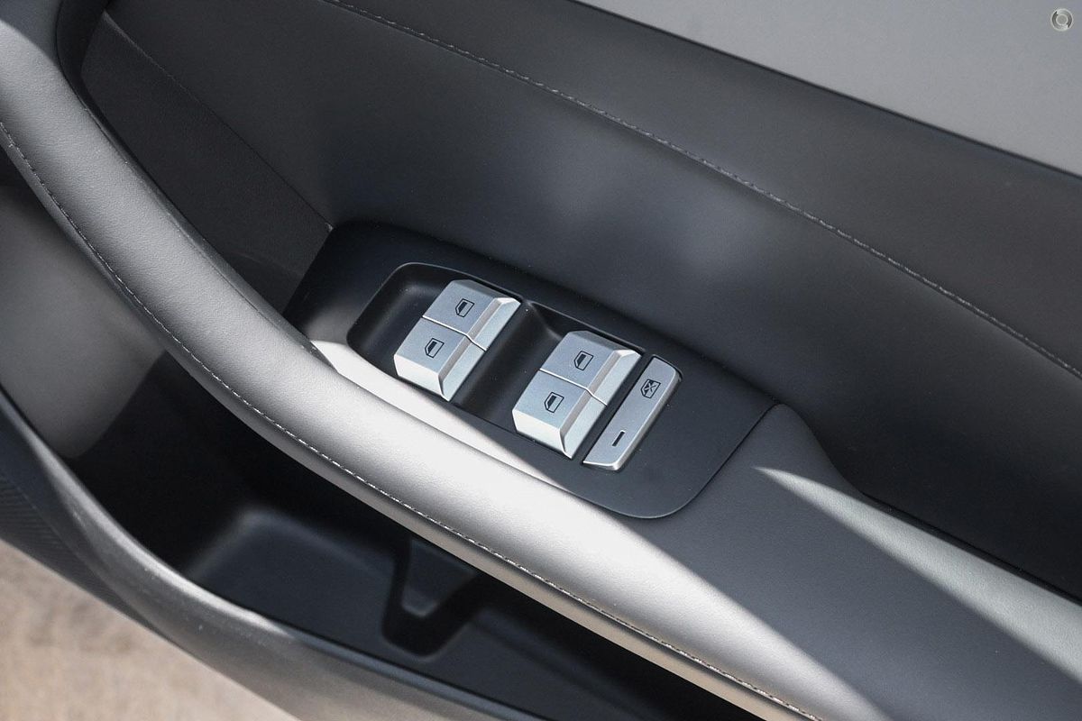 2025 MG MGS5 EV Essence 62 ZS3EM