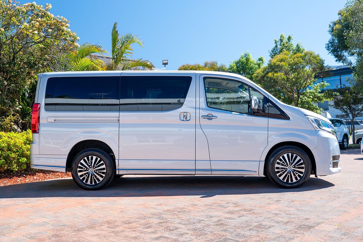 2024 Toyota Granvia VX GDH303R