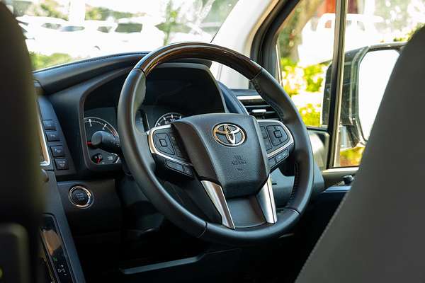 2024 Toyota Granvia VX GDH303R